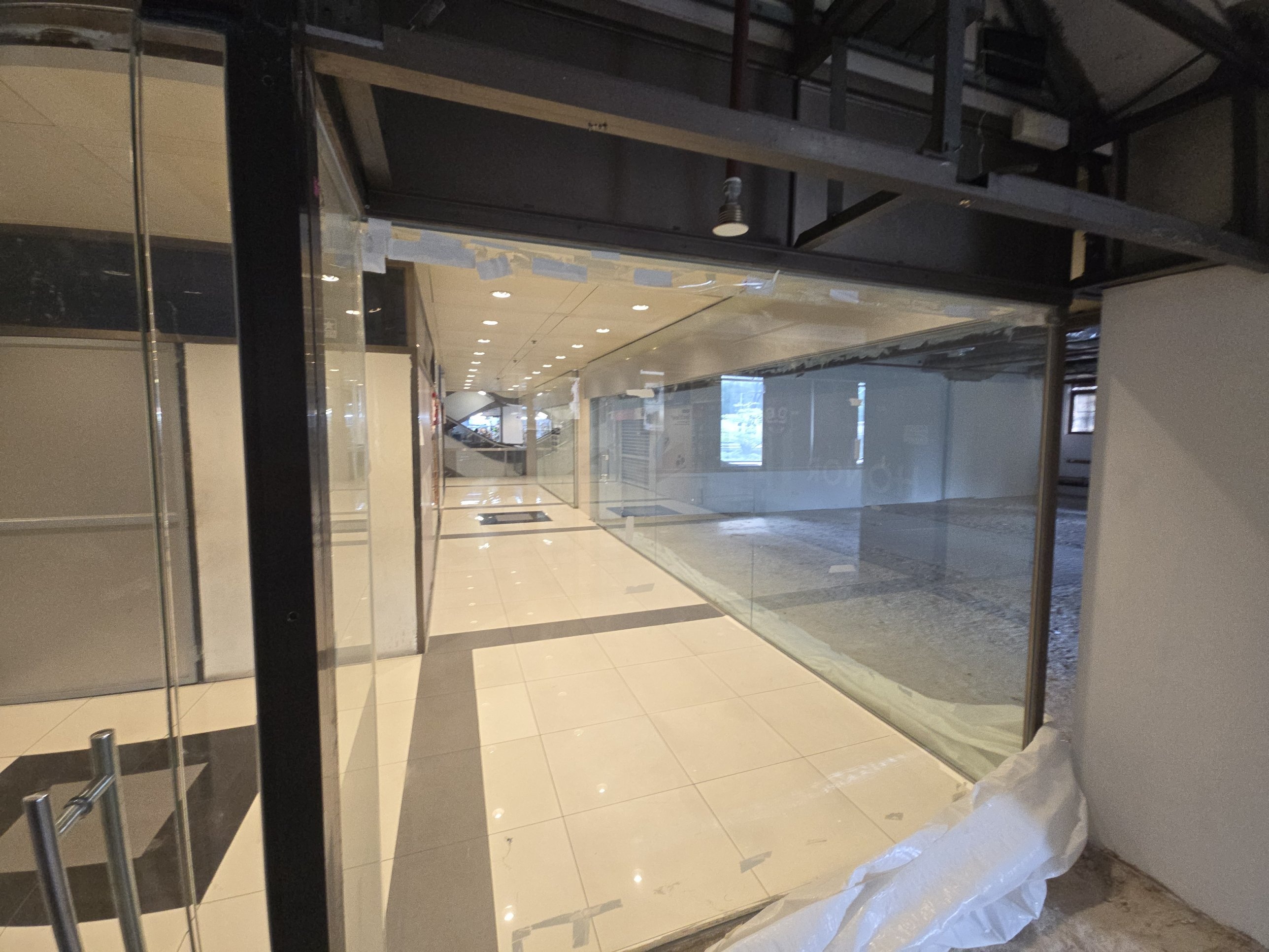 Peninsula Plaza | Level 2 | #02-20 to #02-24